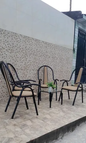 Conjunto de varanda 4 cadeiras e um centro 