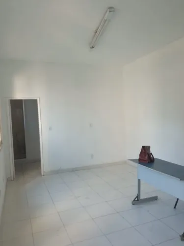 Sala comercial com  banheiro