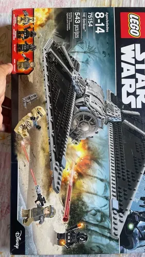 LEGO STAR WARS Nave gigante - tie striker