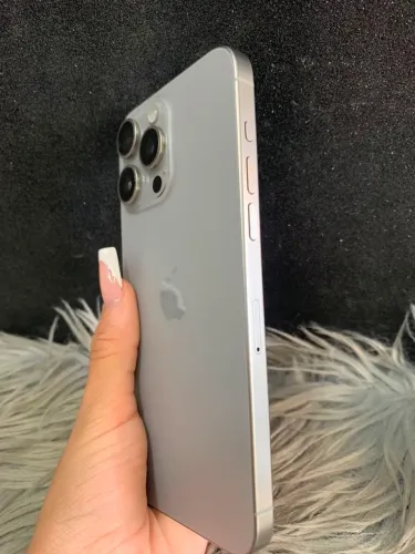 IPHONE 15 PRO MAX GRAY