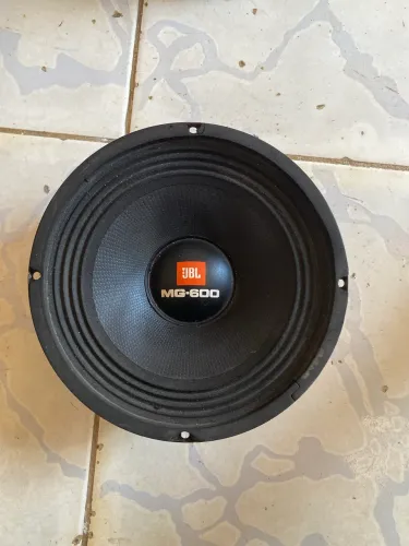 Medio jbl de 8 mg600 original