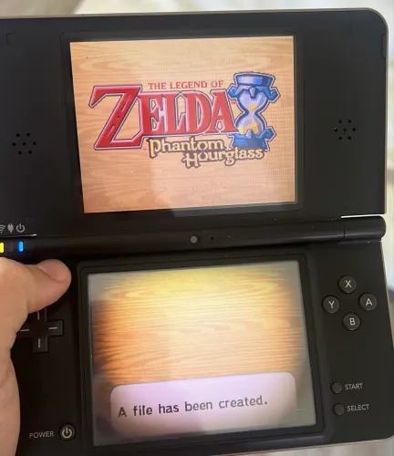 Nintendo DSi XL + Jogos