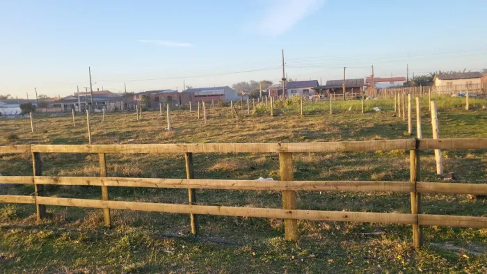 Terreno Escriturado em Balneário Arroio do Silva SC, ótimo para investimento!
