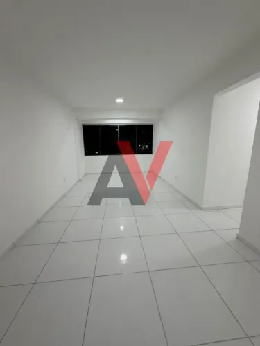 AV - Venda/ More em 2Qts bem localizado em Boa Viagem!