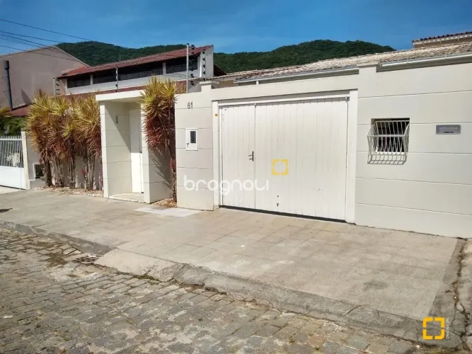 Casa Térrea à Venda - Parque São Jorge, Florianópolis