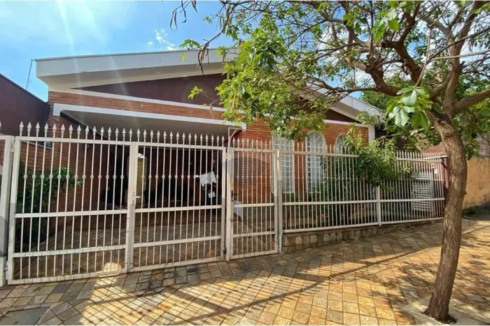 Casa com 3 Quartos à venda, 149m² - Jardim Castelo Branco