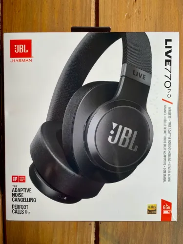 Fone de ouvido JBL LIVE770 NC Bluetooth