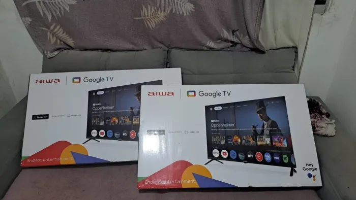 TV 43 polegadas semi nova (com caixa)