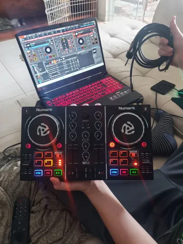 Controladora DJ Numark Party Mix - 2 Decks com LED - Ótimo Estado