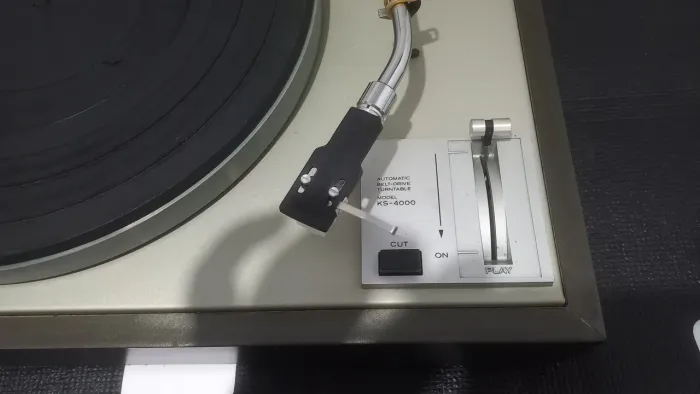 Toca disco kenwood modelo KS-4000