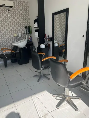 Doa-se 2 Cadeiras cabeleireiro / barbeiro/ salão
