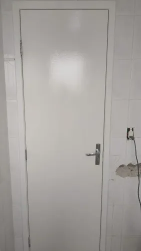 Porta de madeira banheiro (completa)