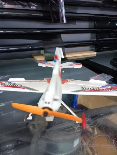Avião aeromodelo