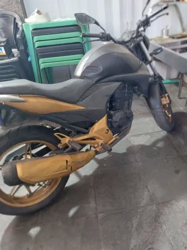 Honda/ CB 300