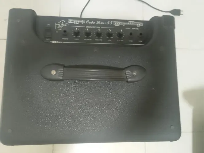 Caixa/Amplificador de Baixo VoxStorm Cube Bass 85 - 85W