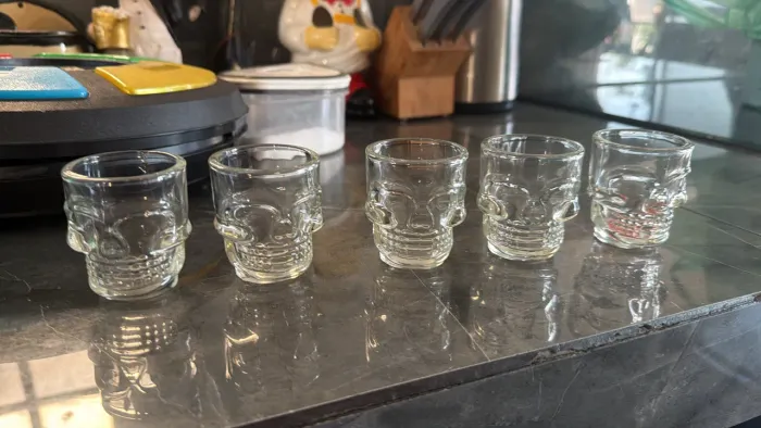 Copos caveira pra shot