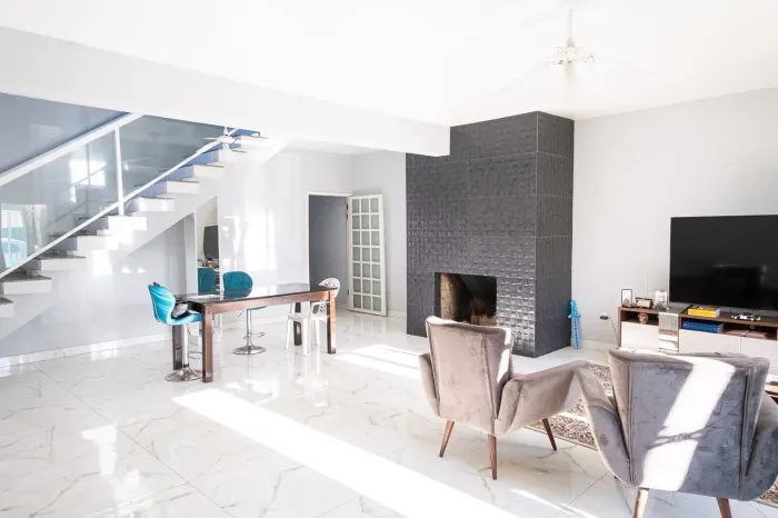 251 m² e 5 quartos! Incrível casa à venda no Fragata com suíte, hidromassagem e pátio ampl