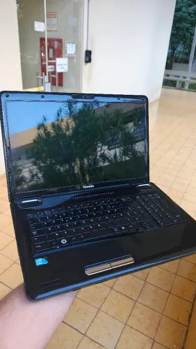 Notebook Toshiba i5 4GB 250GB SSD Tela 17"