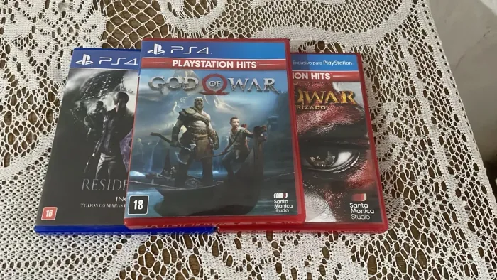 PS4 Slim 500GB acompanhando jogos