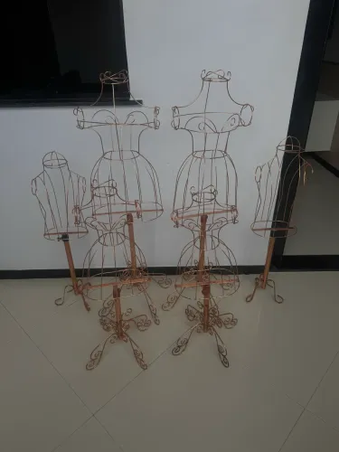 Manequim de roupas infantis