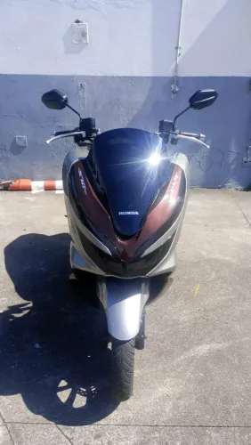 Moto muito nova, sem dívidas, 25kms