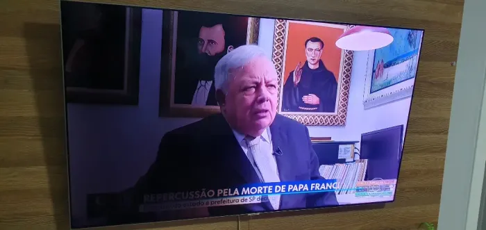 TV SAMSUNG QLED 55, QN55Q7FAMGXZD Com Todos os Acessorios, TV com defeito na Imagem.