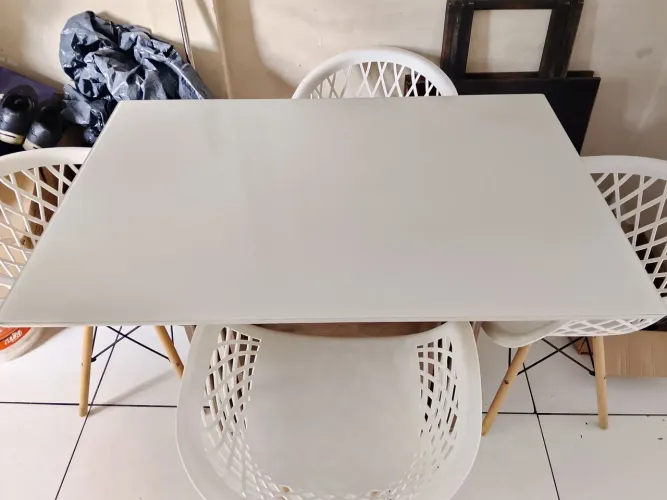 Mesa Com 4 Cadeiras