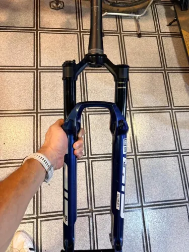 Suspensão Rockshox Sid Ultimate SL Race Day 2 110mm Azul