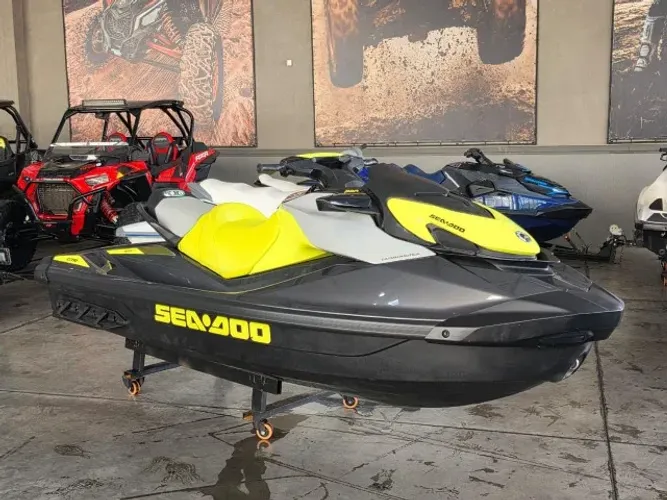 JET SKI GTR 230 ANO 2020 REVISADO
