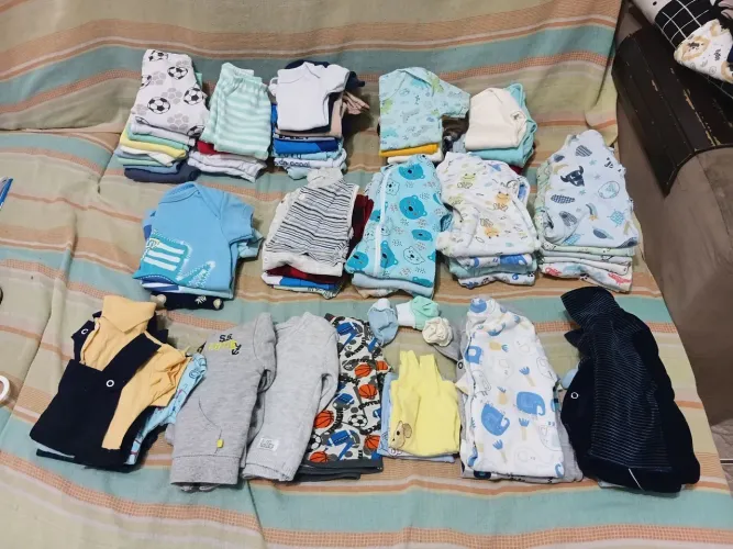 Lote de roupa de bebê menino