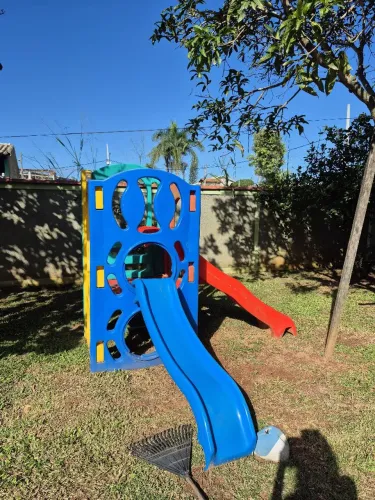 Vendo escorregador infantil grande