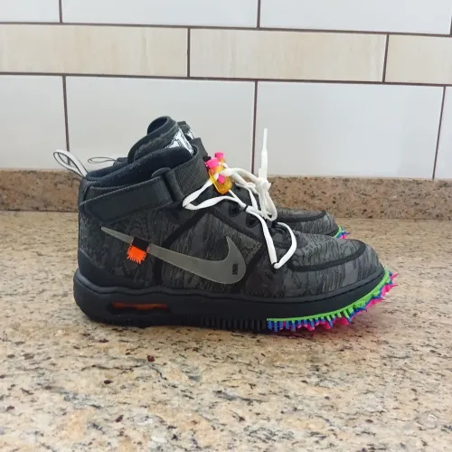 Tenis Off White x Nike Air Force One Mid Black