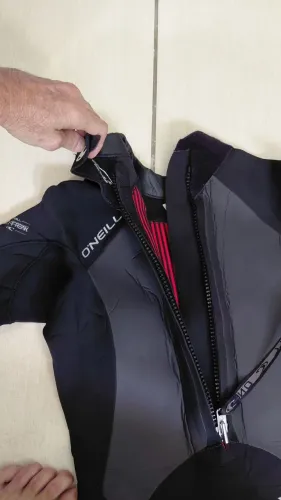 Vendo Roupa de mergulho profissional