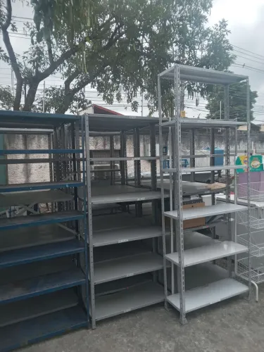 Estantes de Aço Reforçadas