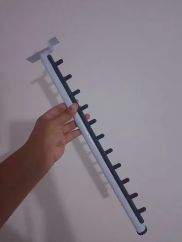 Cabideiro de parede para loja de roupas