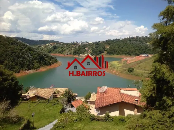VENDE CASA EM CONDOMÍNIO ALTO PADRÃO EM IGARATA-SP