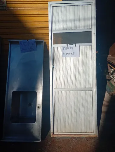 porta de alumínio 70cm com portal 400rs
