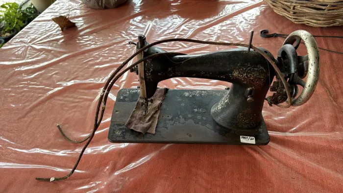 Máquina de costura antiquario