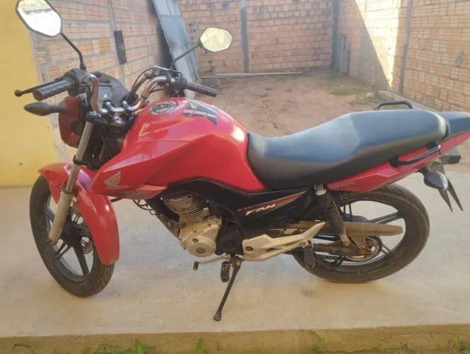 Moto fan CG 160.