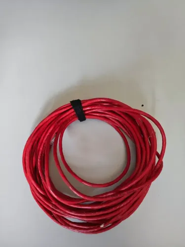 Cabo de rede Cat6 4 reais o Metro