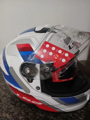 Dois Capacete semi novos 