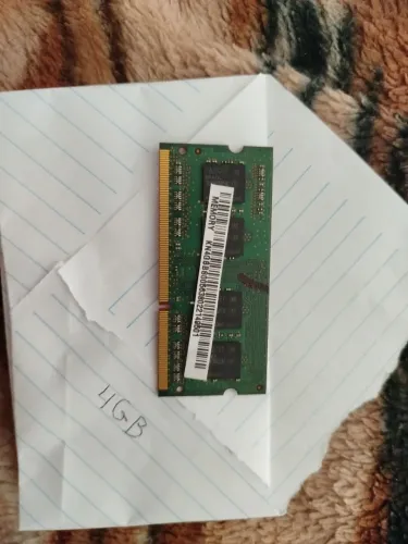 Conjunto de memórias RAM (4 GB + 8 GB DDR3L 1600 MHz SO-DIMM)