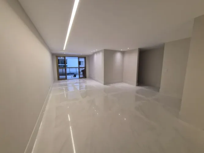 Praia de Itapuã Apartamento 4 Quartos (2 Suítes) para Comprar em Praia de Itapuã, Vila Ve