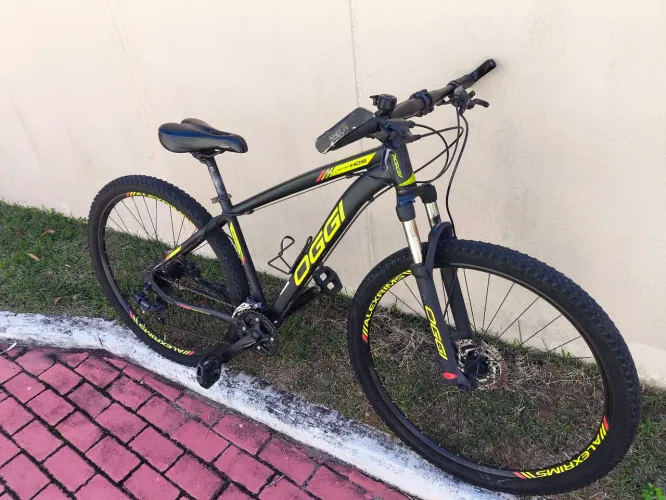 Oggi HDS, tamanho 17", 24 marchas Shimano, freios hidráulicos