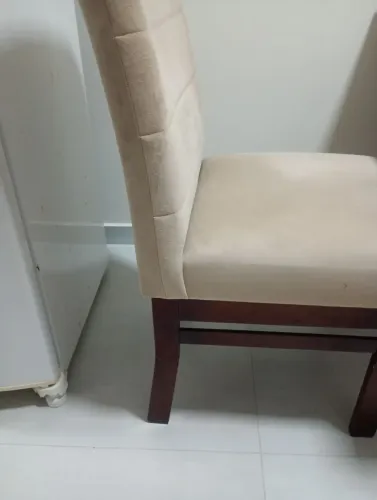 Mesa e 4 cadeiras