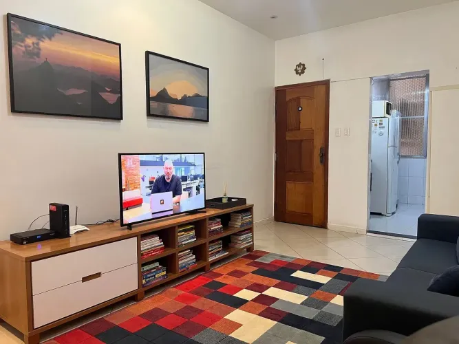 Imóvel para aluguel com 40 metros quadrados com 2 quartos em Leme - Rio de Janeiro - RJ