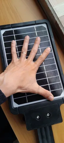 Luminária Solar Ecoforce para áreas externas