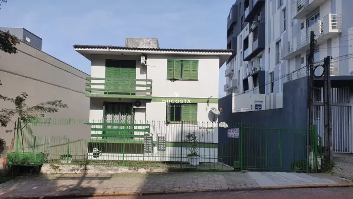 Kitnet próximo AV. Medianeira