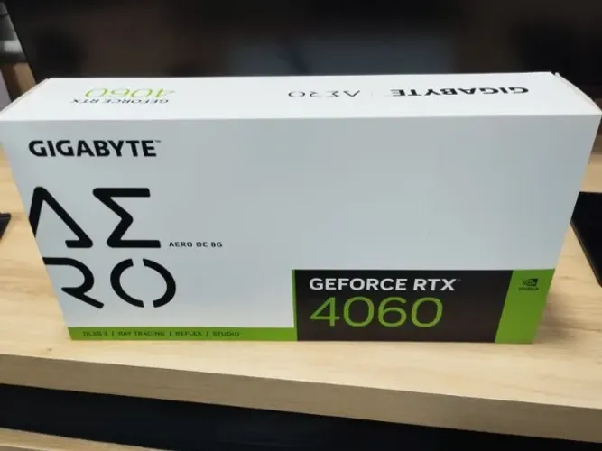 Placa de Vídeo RTX 4060 AERO OC 8G - Geforce - Branca (Impecável)