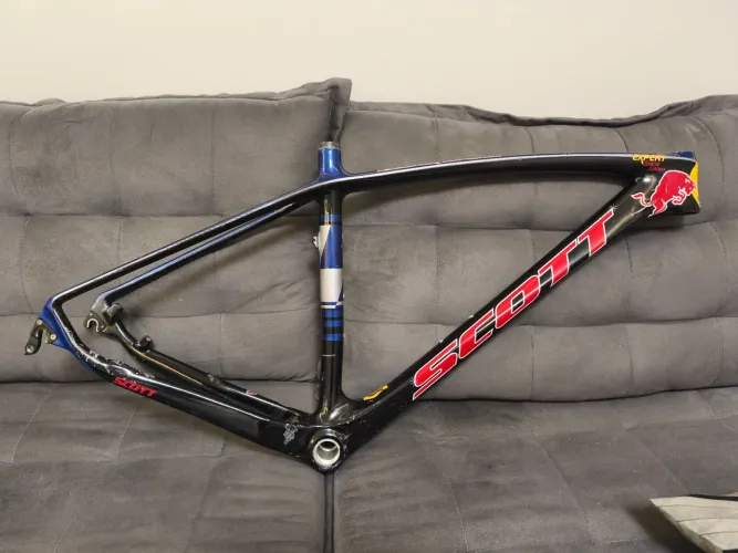 Vendo 2 Quadros de Carbono MTB